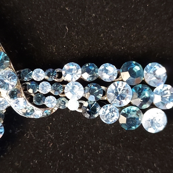 Blue Rhinestone necklace - Picture 2 of 3